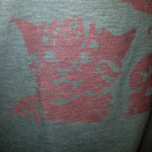 SOLD - Glow in the dark kittens shirt - Picture 4 of 5